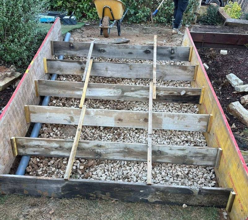 Rénovation complète d'un escalier extérieur en travertin à Aix en Provence
