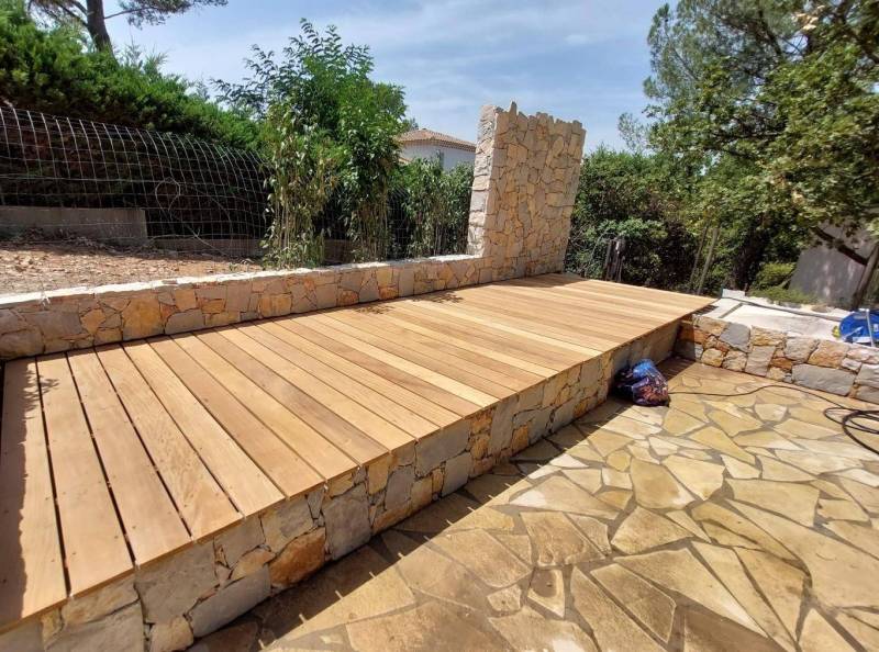 Rénovation complète d'une piscine à Châteauneuf-le-Rouge